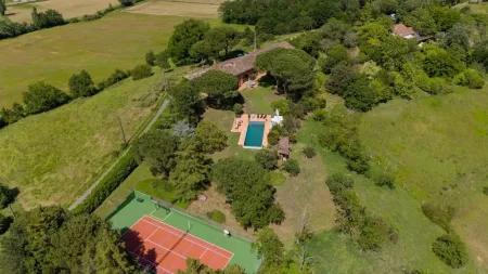 Notre zone d'activité pour ce service Gîte luxe privatisable avec 4 suites parentales terrasse privative et grande pièce de vie pour organiser un séjour authentique